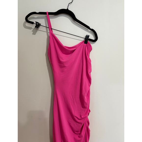 NWT Nookie Aria One Shoulder Ruched Matte Jersey Bodycon Gown Neon Pink Womens M - Picture 4 of 10